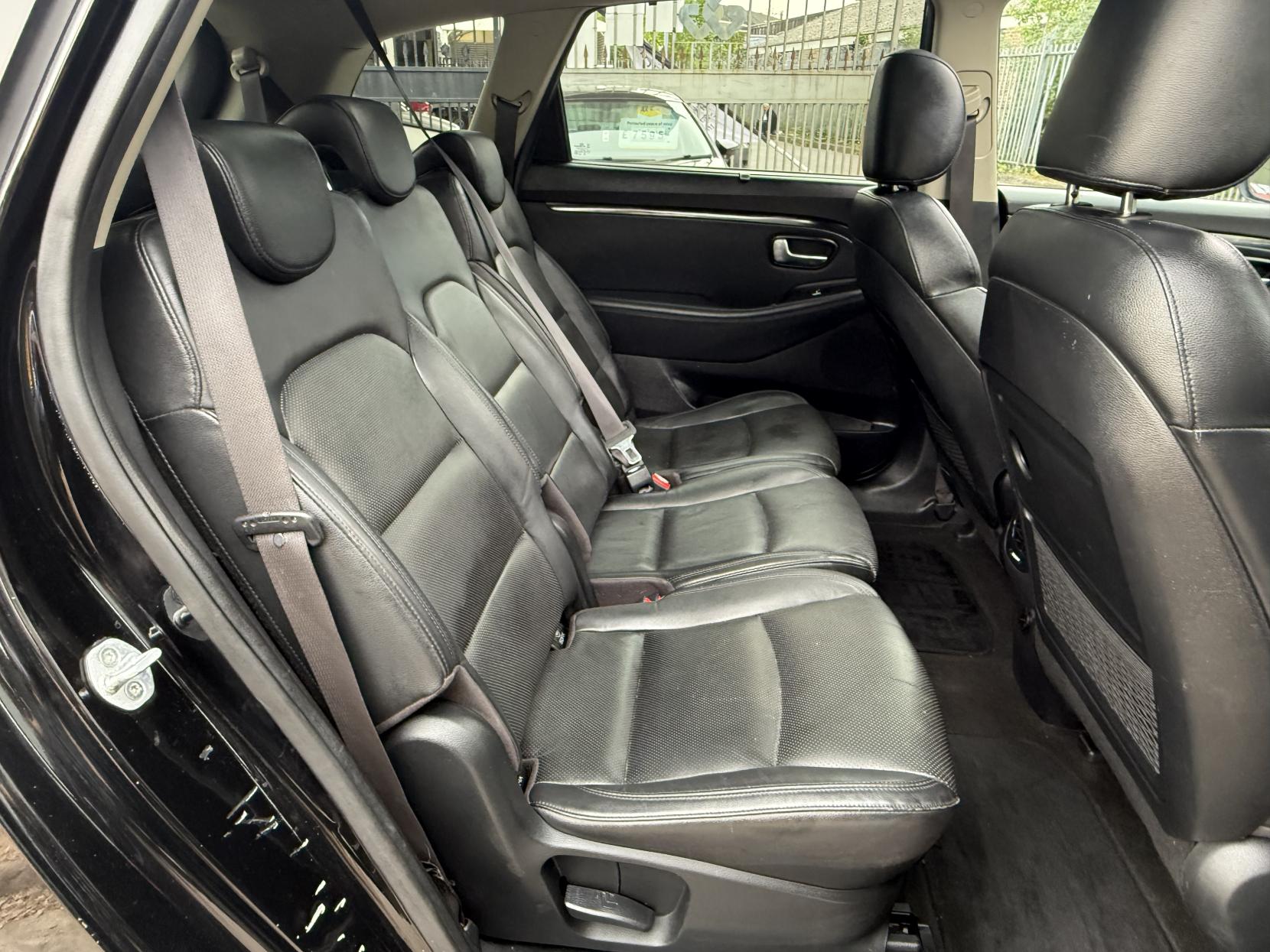 Kia Carens 1.7 CRDi EcoDynamics 3 MPV 5dr Diesel Manual Euro 5 (s/s) (134 bhp)