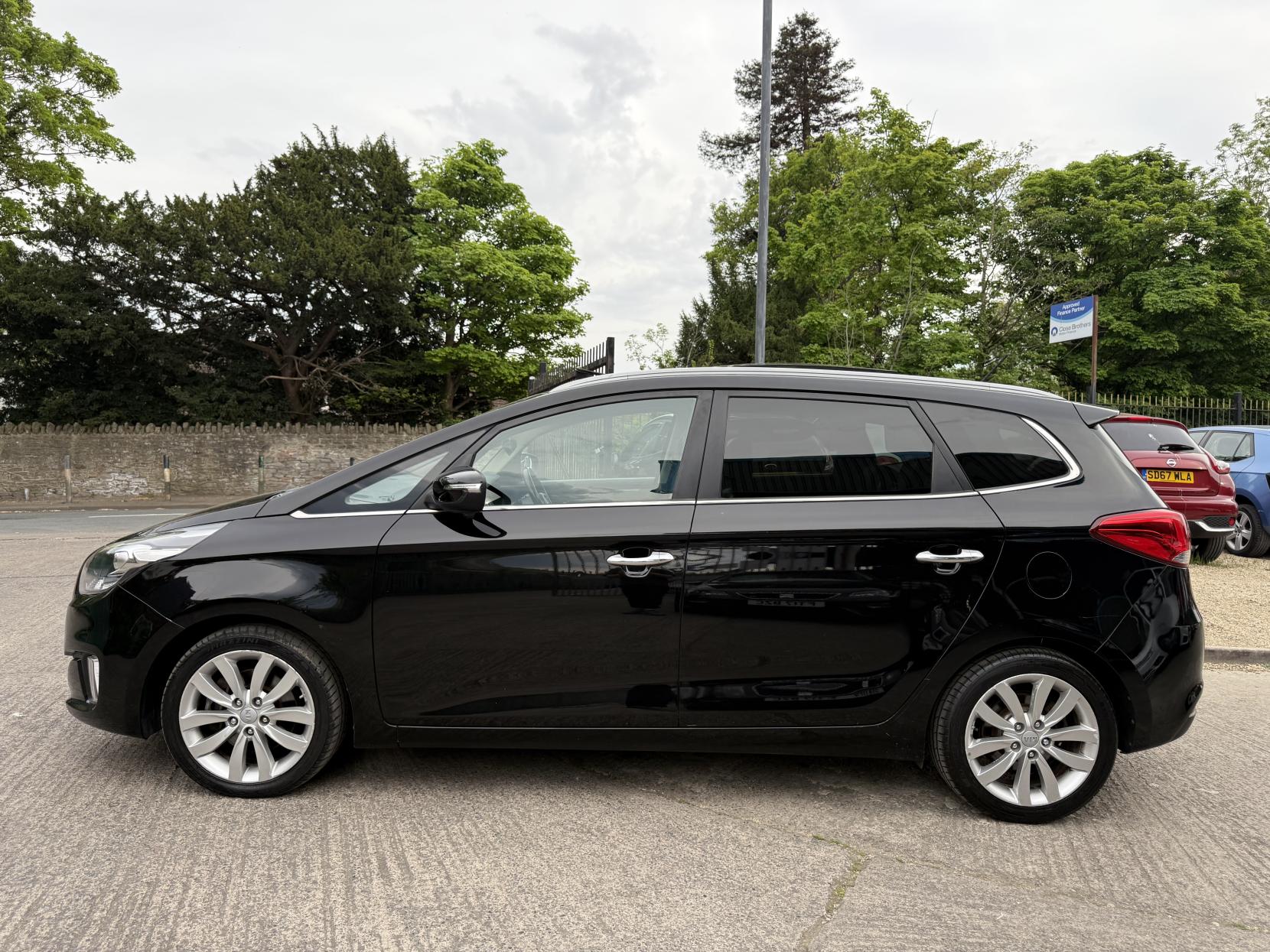 Kia Carens 1.7 CRDi EcoDynamics 3 MPV 5dr Diesel Manual Euro 5 (s/s) (134 bhp)