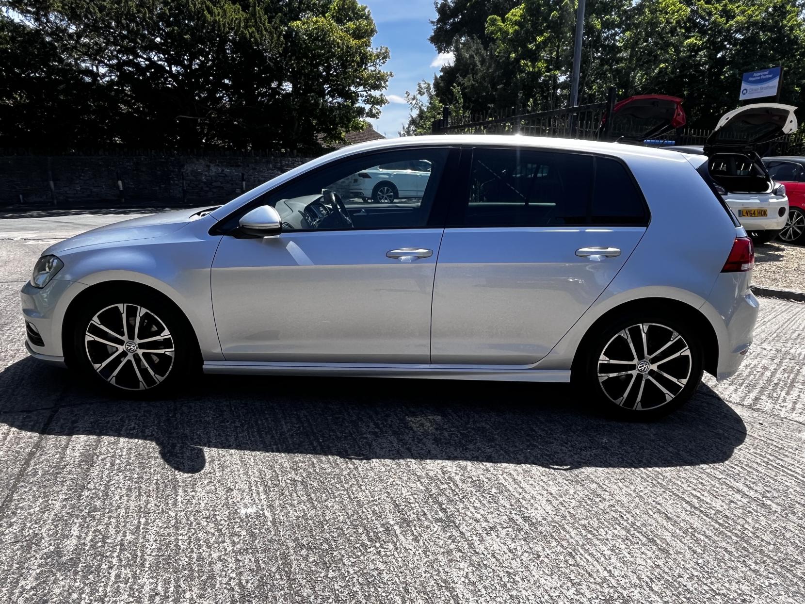 Volkswagen Golf 2.0 TDI BlueMotion Tech R-Line Hatchback 5dr Diesel Manual Euro 6 (s/s) (150 ps)