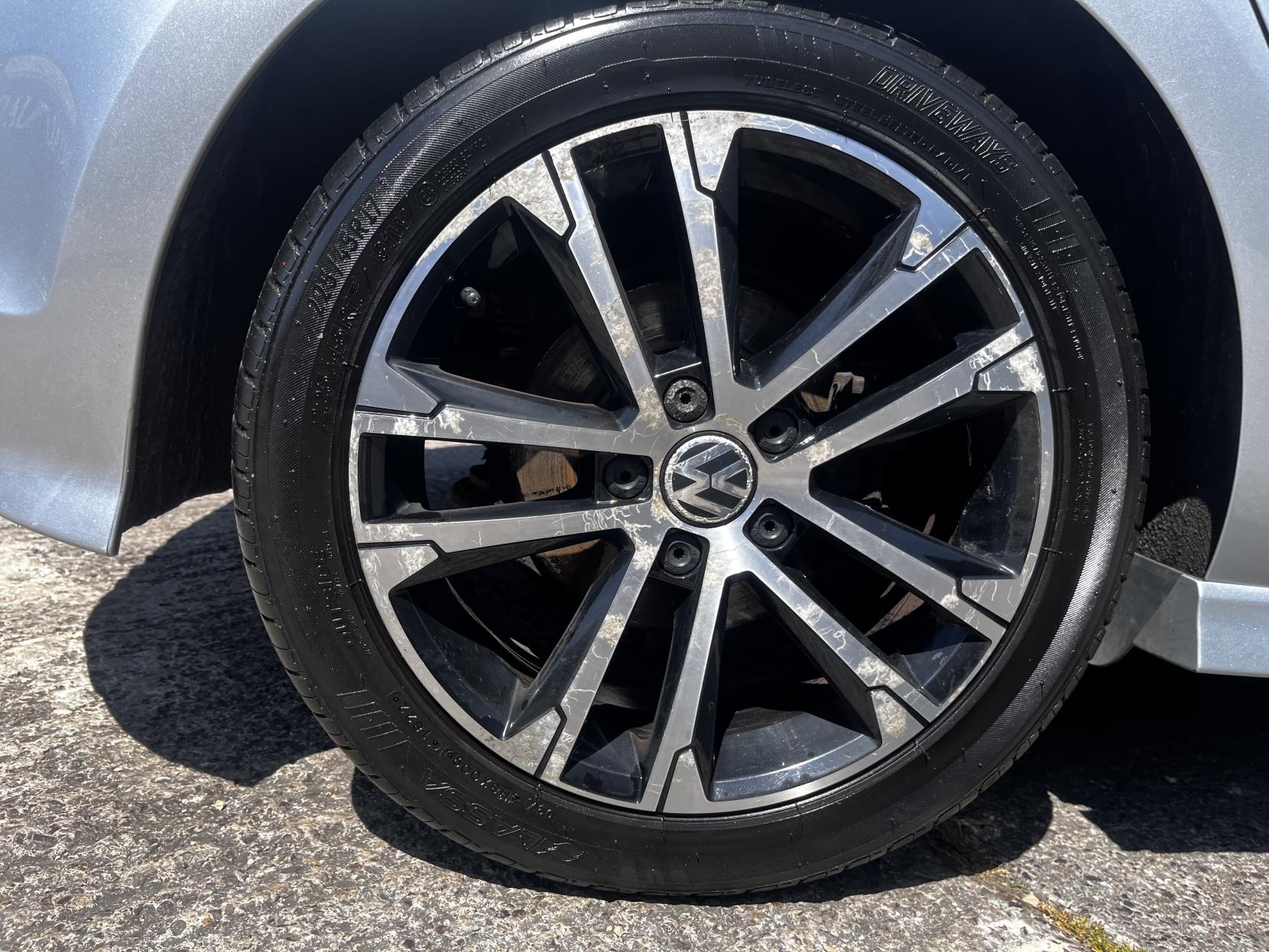 Volkswagen Golf 2.0 TDI BlueMotion Tech R-Line Hatchback 5dr Diesel Manual Euro 6 (s/s) (150 ps)