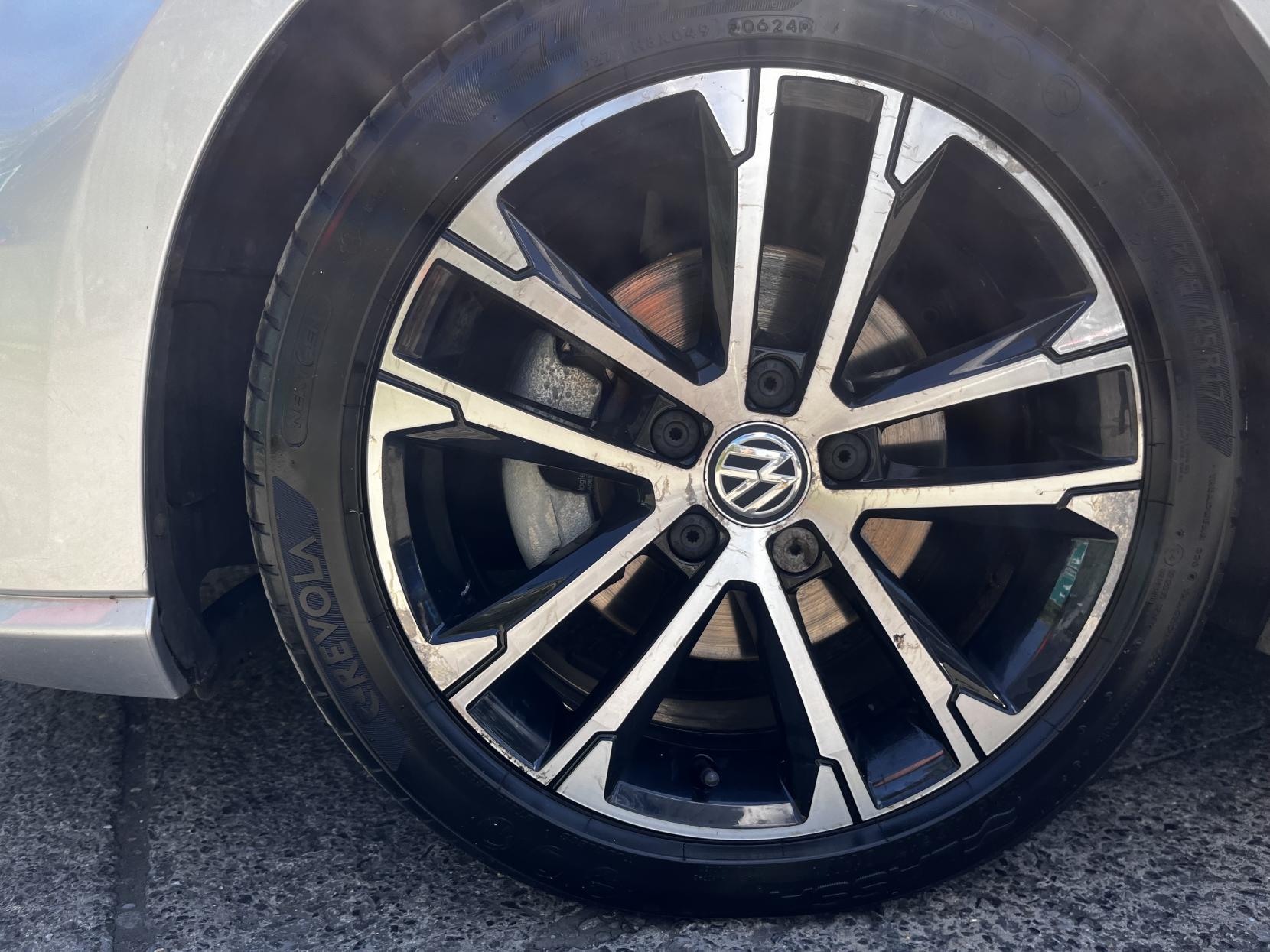 Volkswagen Golf 2.0 TDI BlueMotion Tech R-Line Hatchback 5dr Diesel Manual Euro 6 (s/s) (150 ps)