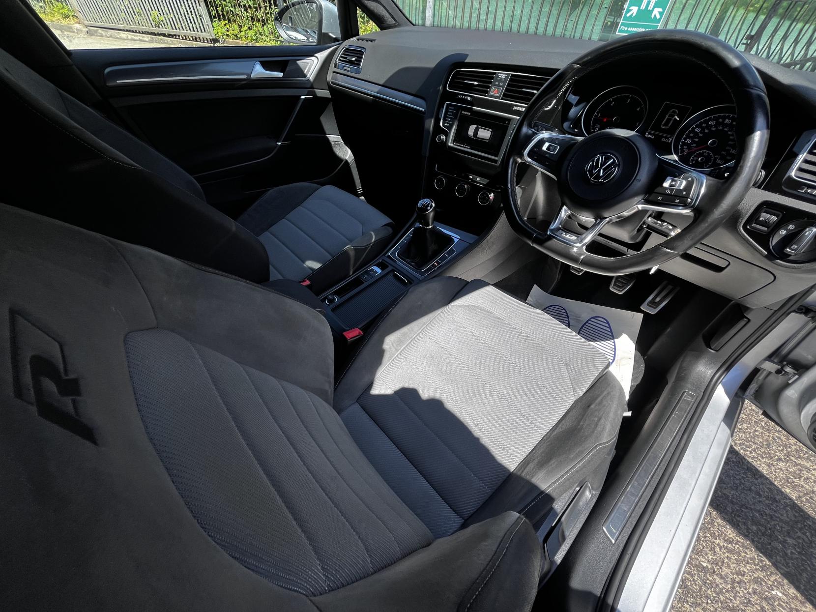 Volkswagen Golf 2.0 TDI BlueMotion Tech R-Line Hatchback 5dr Diesel Manual Euro 6 (s/s) (150 ps)