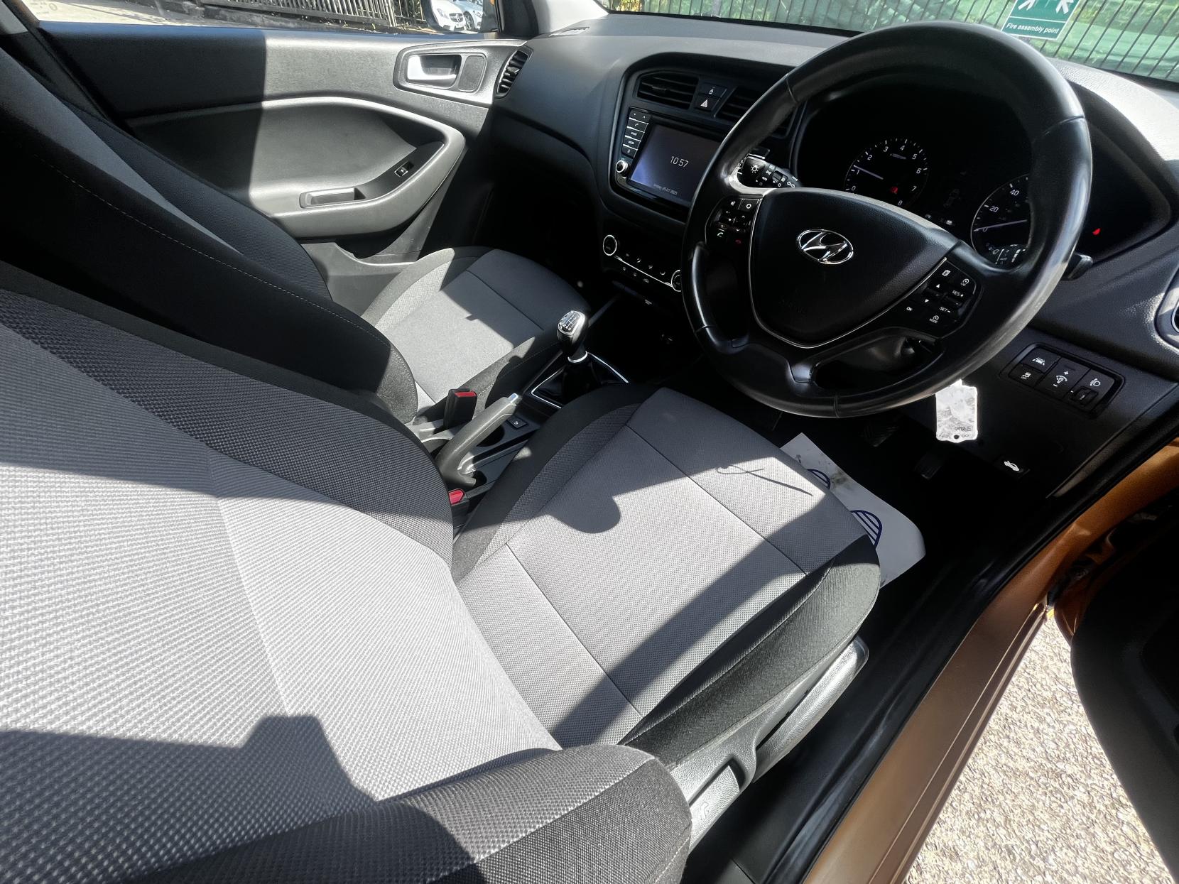 Hyundai i20 1.0 T-GDi Premium Nav Hatchback 5dr Petrol Manual Euro 6 (s/s) (120 ps)