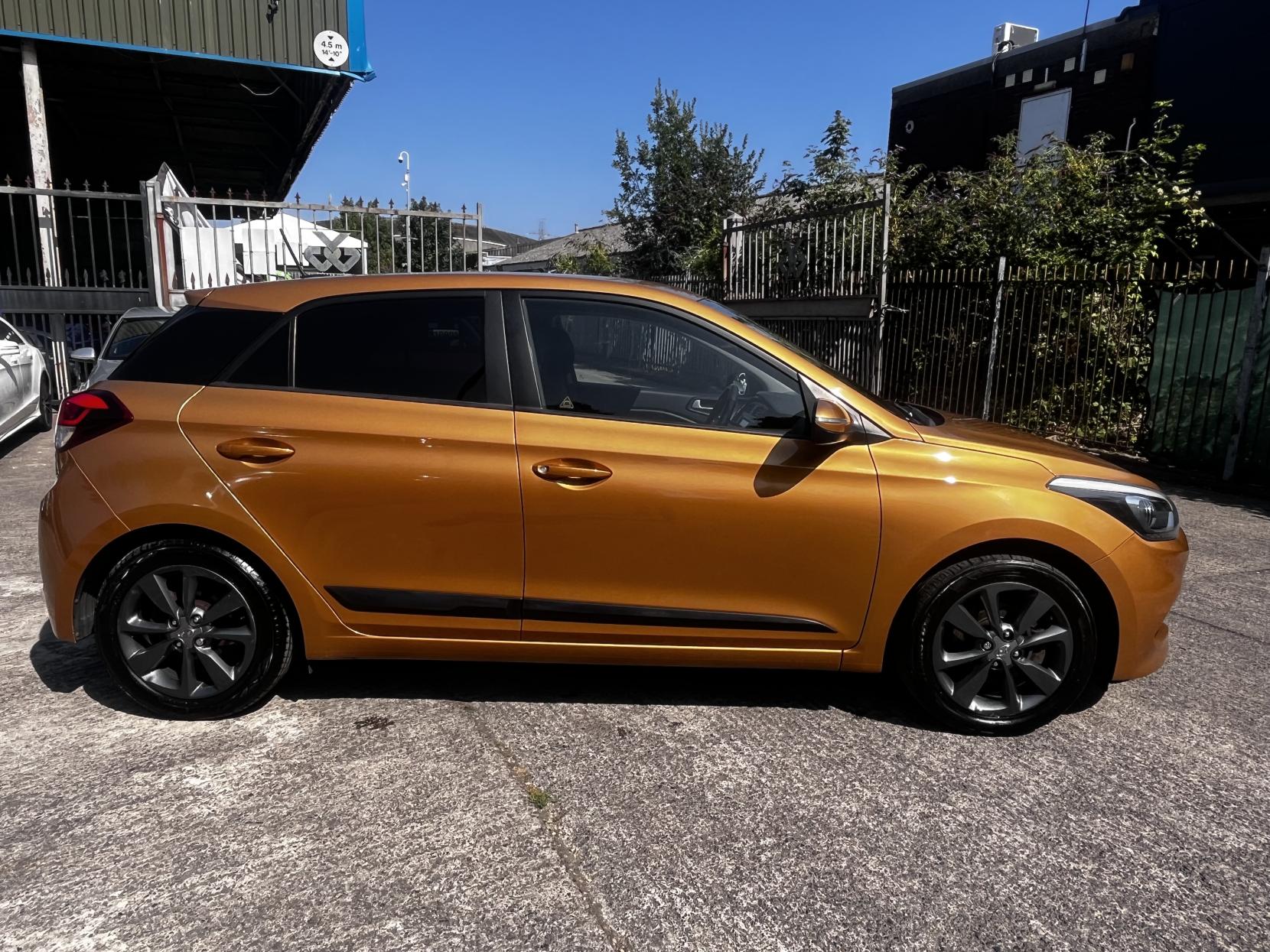 Hyundai i20 1.0 T-GDi Premium Nav Hatchback 5dr Petrol Manual Euro 6 (s/s) (120 ps)