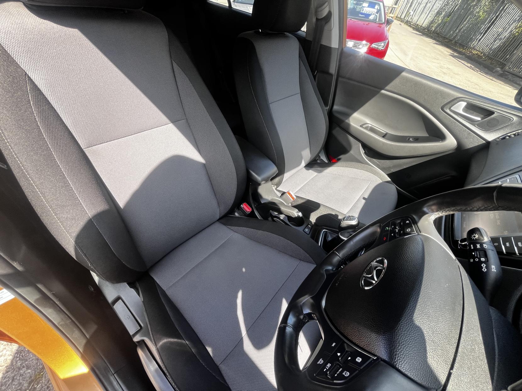 Hyundai i20 1.0 T-GDi Premium Nav Hatchback 5dr Petrol Manual Euro 6 (s/s) (120 ps)