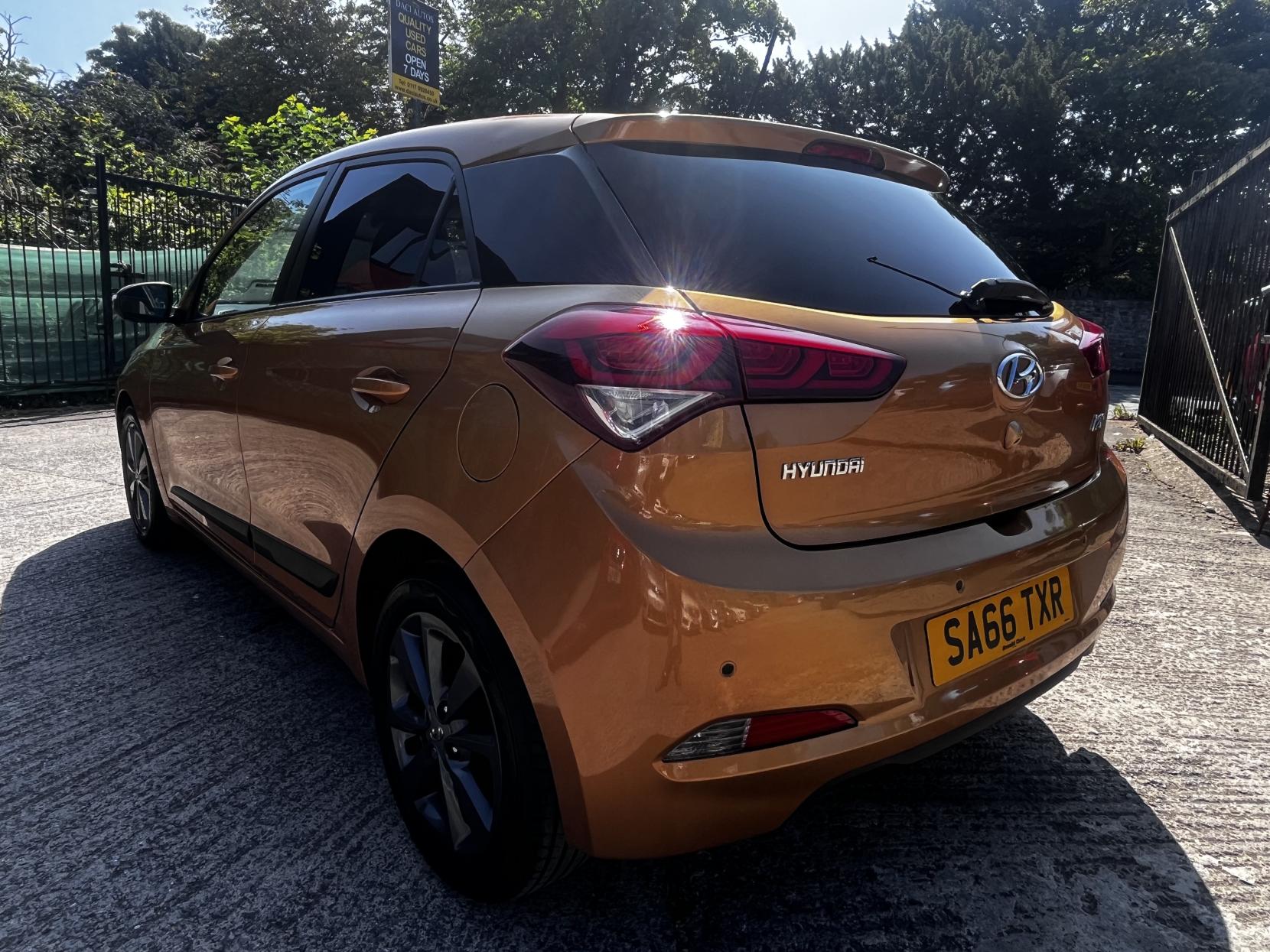 Hyundai i20 1.0 T-GDi Premium Nav Hatchback 5dr Petrol Manual Euro 6 (s/s) (120 ps)