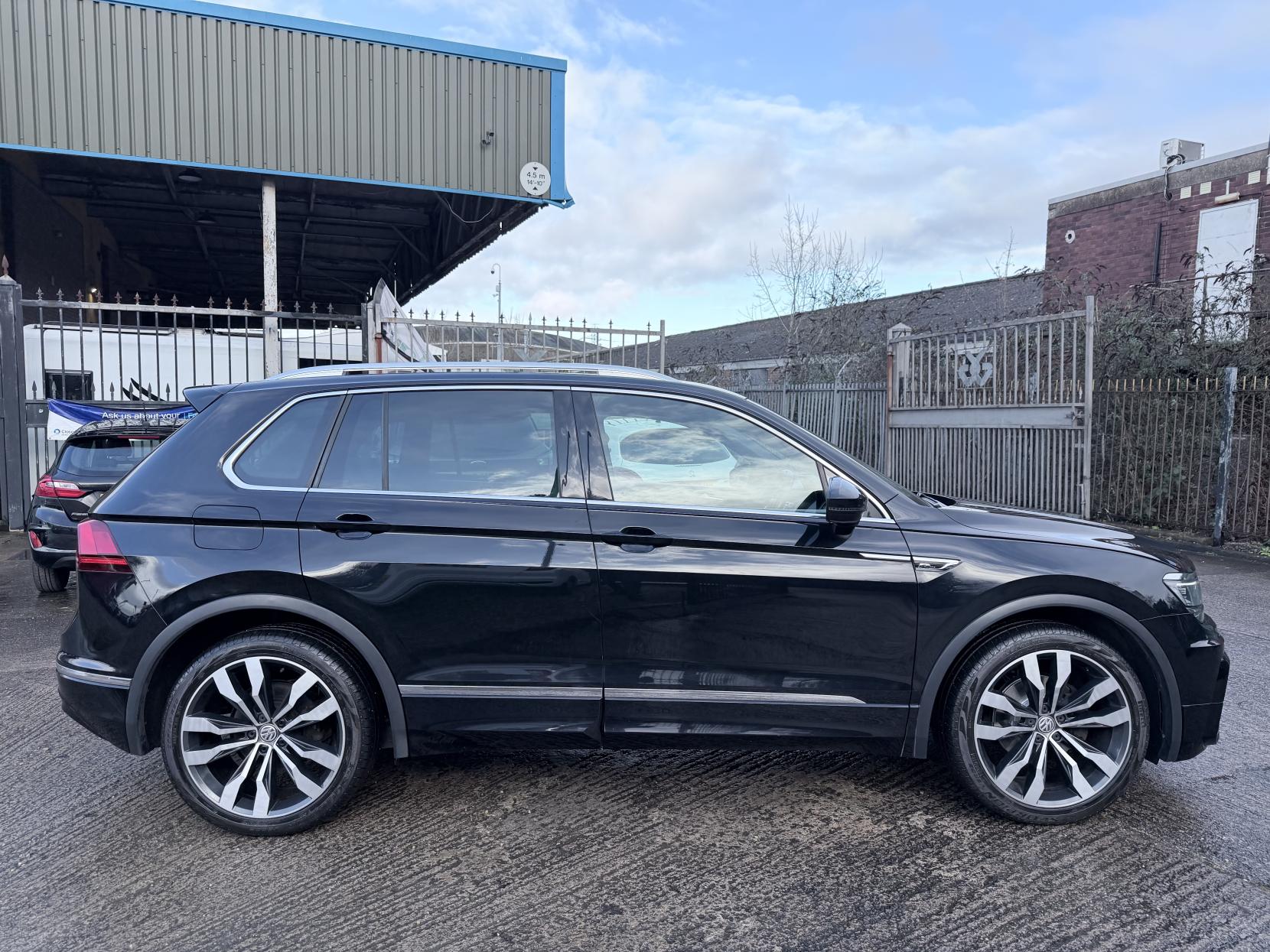 Volkswagen Tiguan 2.0 TDI BlueMotion Tech R-Line SUV 5dr Diesel Manual 4Motion Euro 6 (s/s) (150 ps)