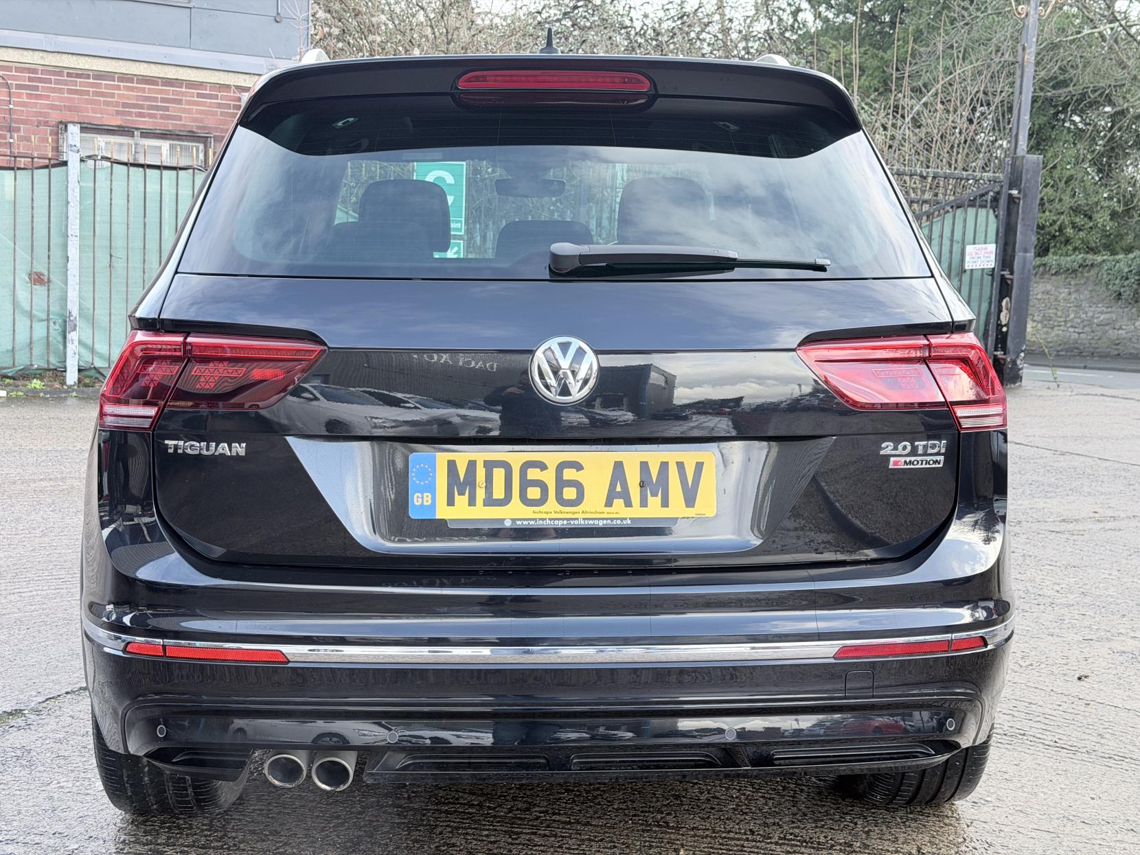 Volkswagen Tiguan 2.0 TDI BlueMotion Tech R-Line SUV 5dr Diesel Manual 4Motion Euro 6 (s/s) (150 ps)
