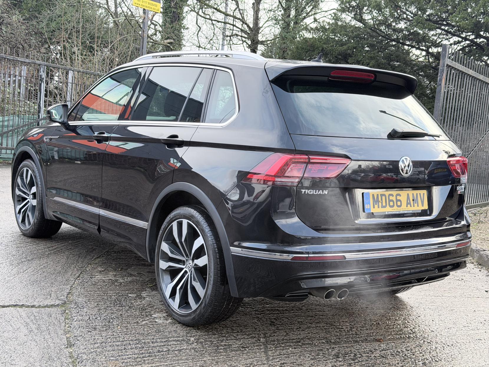 Volkswagen Tiguan 2.0 TDI BlueMotion Tech R-Line SUV 5dr Diesel Manual 4Motion Euro 6 (s/s) (150 ps)