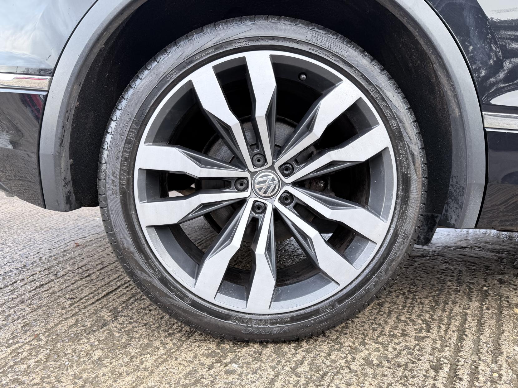 Volkswagen Tiguan 2.0 TDI BlueMotion Tech R-Line SUV 5dr Diesel Manual 4Motion Euro 6 (s/s) (150 ps)