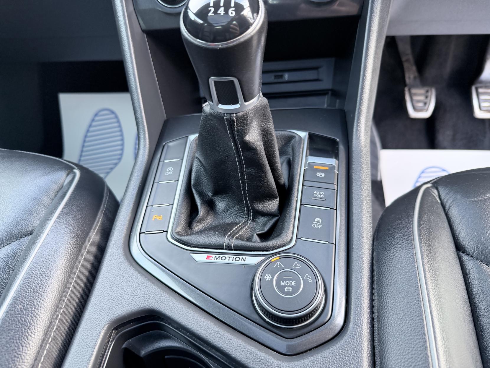 Volkswagen Tiguan 2.0 TDI BlueMotion Tech R-Line SUV 5dr Diesel Manual 4Motion Euro 6 (s/s) (150 ps)