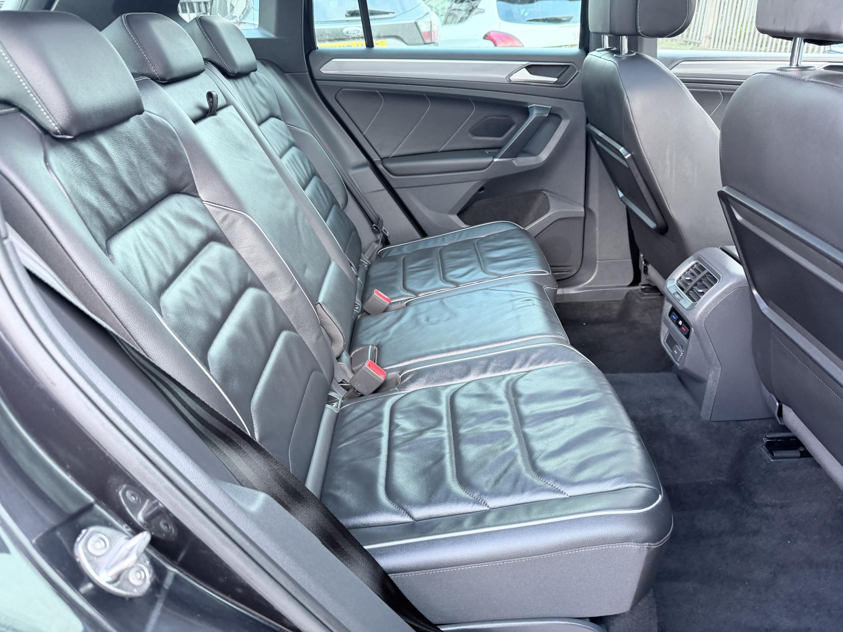 Volkswagen Tiguan 2.0 TDI BlueMotion Tech R-Line SUV 5dr Diesel Manual 4Motion Euro 6 (s/s) (150 ps)