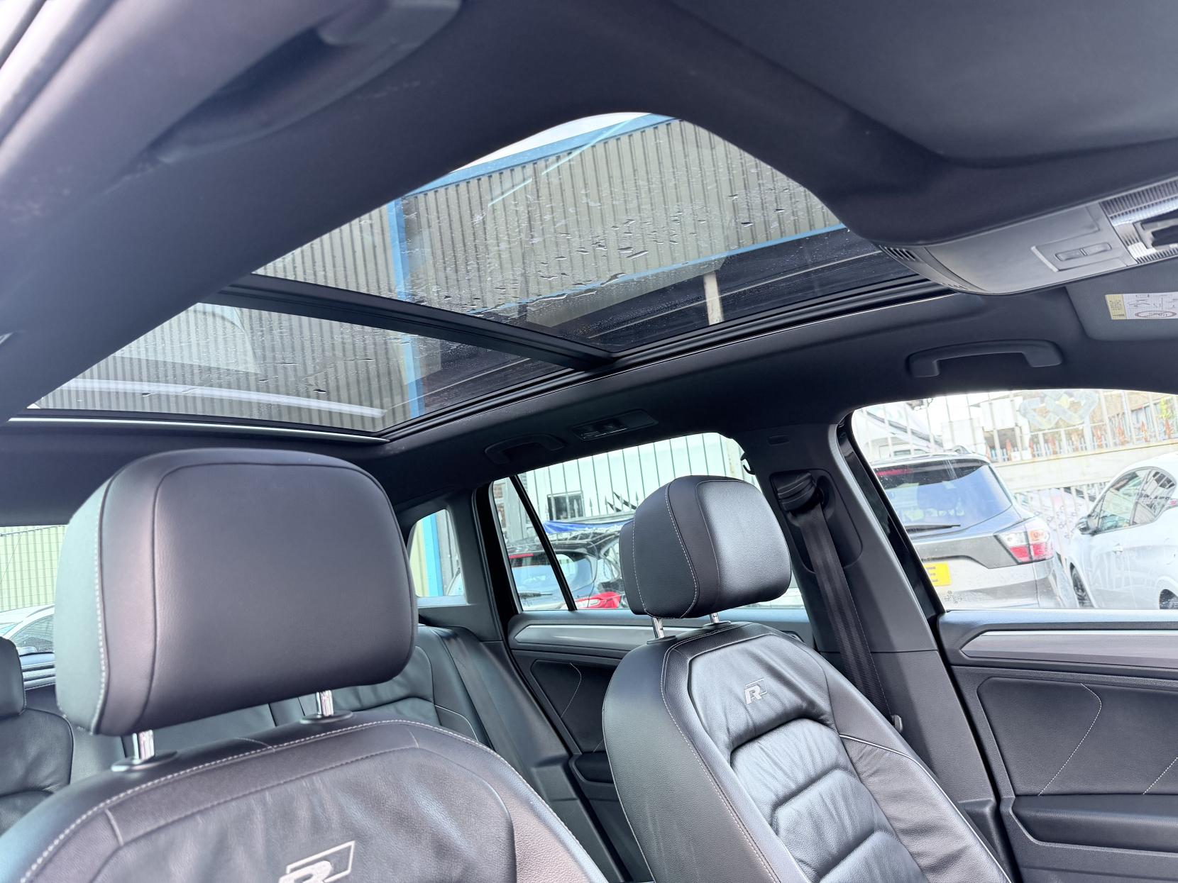 Volkswagen Tiguan 2.0 TDI BlueMotion Tech R-Line SUV 5dr Diesel Manual 4Motion Euro 6 (s/s) (150 ps)