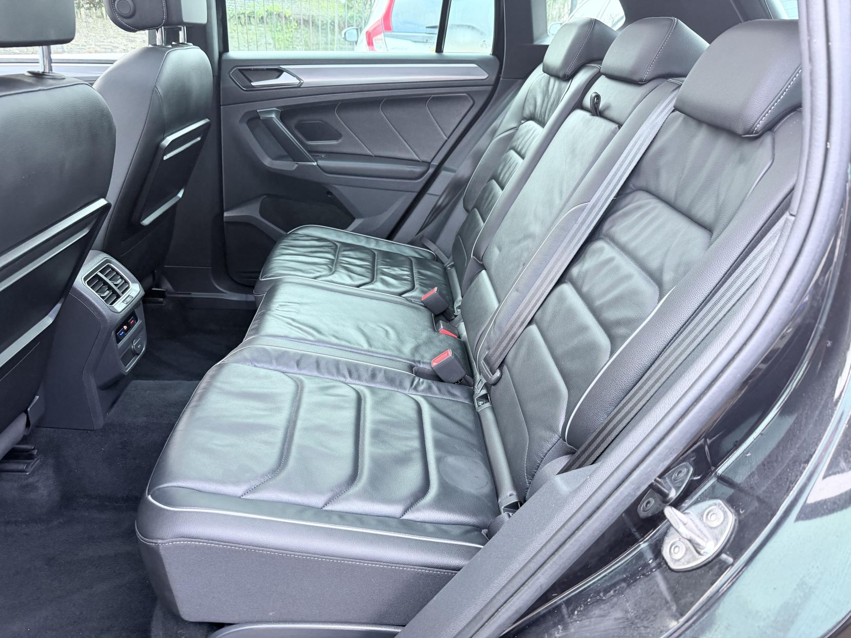 Volkswagen Tiguan 2.0 TDI BlueMotion Tech R-Line SUV 5dr Diesel Manual 4Motion Euro 6 (s/s) (150 ps)