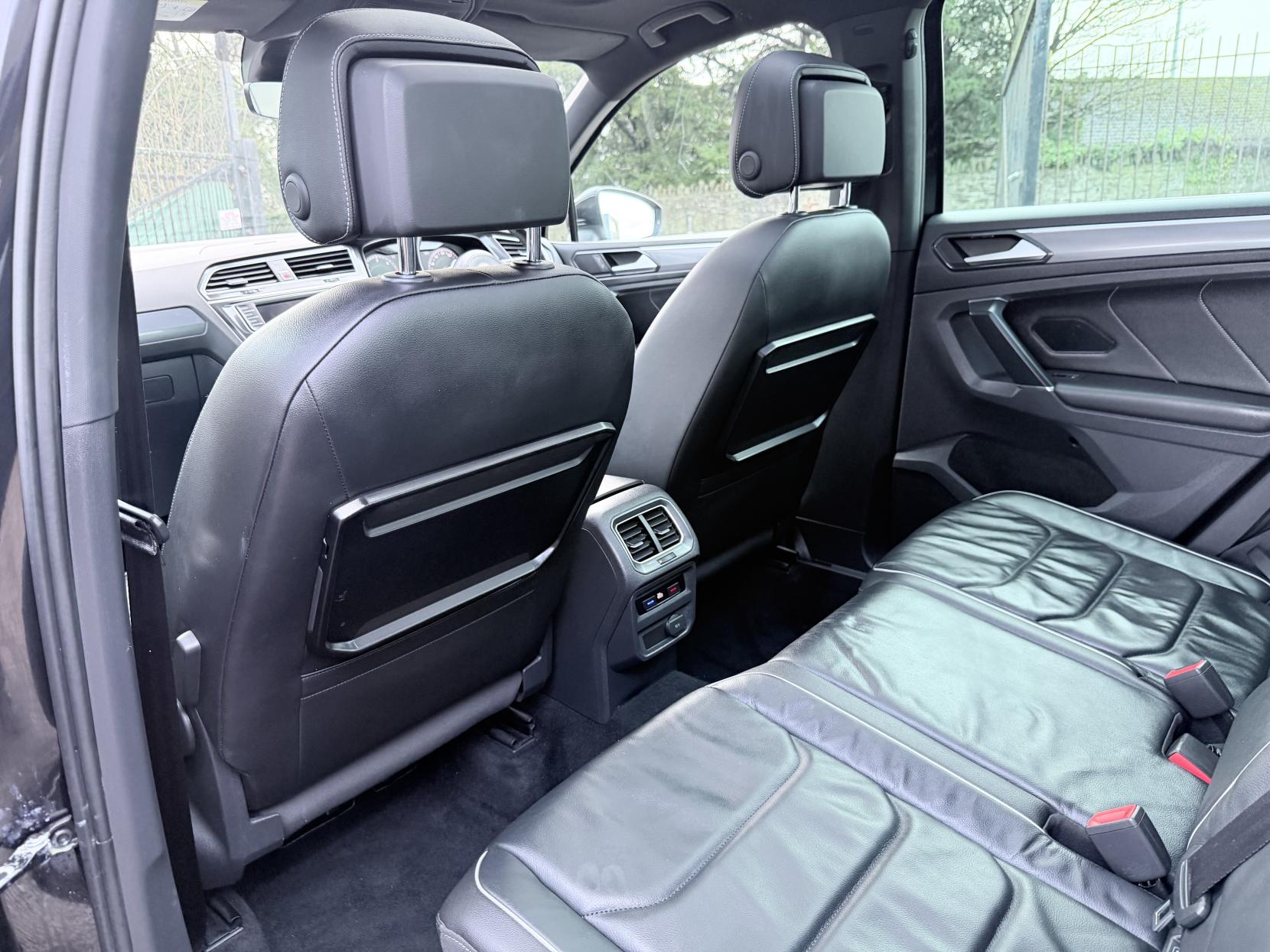 Volkswagen Tiguan 2.0 TDI BlueMotion Tech R-Line SUV 5dr Diesel Manual 4Motion Euro 6 (s/s) (150 ps)