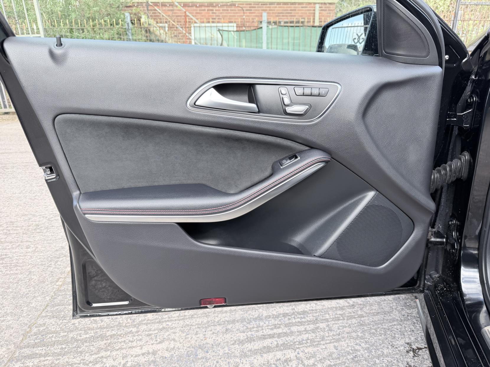 Mercedes-Benz A Class 1.6 A200 AMG Line (Premium Plus) Hatchback 5dr Petrol 7G-DCT Euro 6 (s/s) (156 ps)