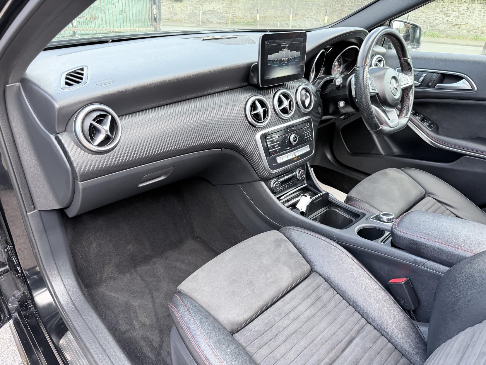 Mercedes-Benz A Class 1.6 A200 AMG Line (Premium Plus) Hatchback 5dr Petrol 7G-DCT Euro 6 (s/s) (156 ps)