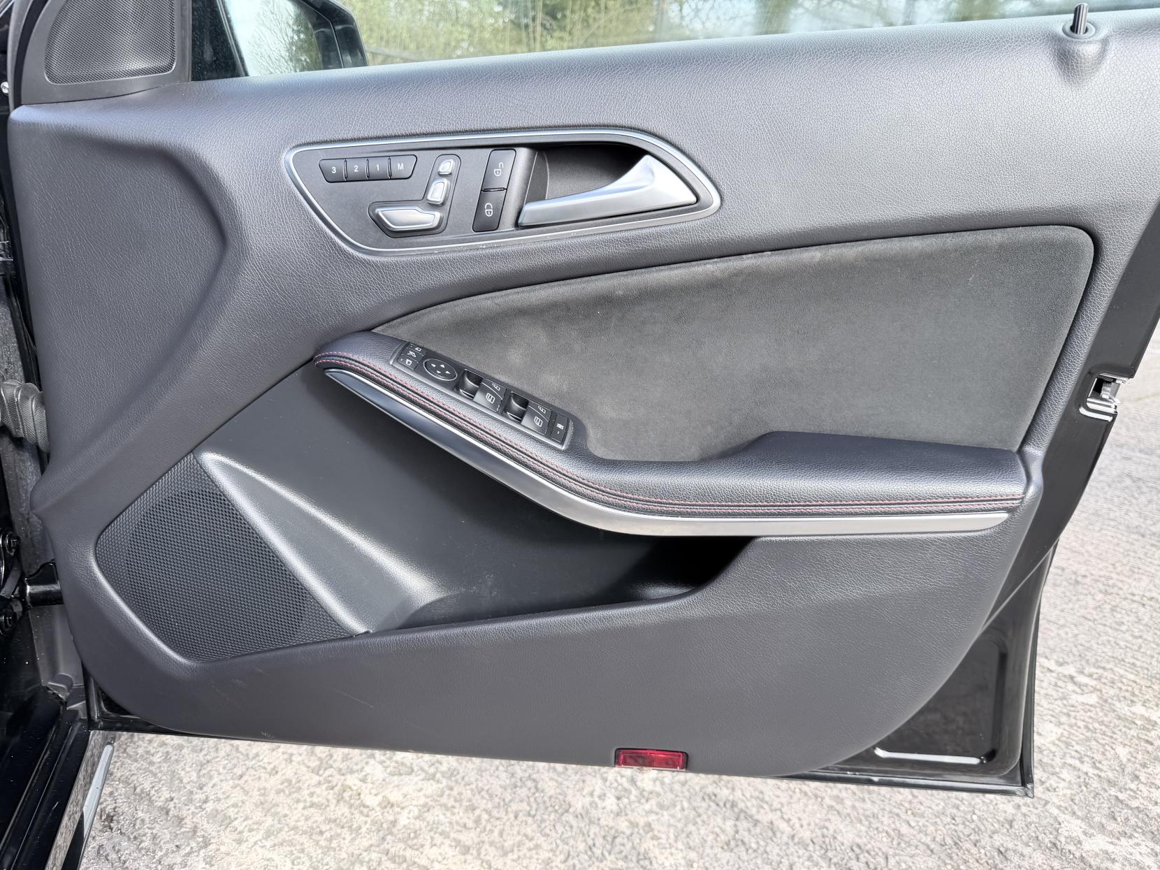 Mercedes-Benz A Class 1.6 A200 AMG Line (Premium Plus) Hatchback 5dr Petrol 7G-DCT Euro 6 (s/s) (156 ps)