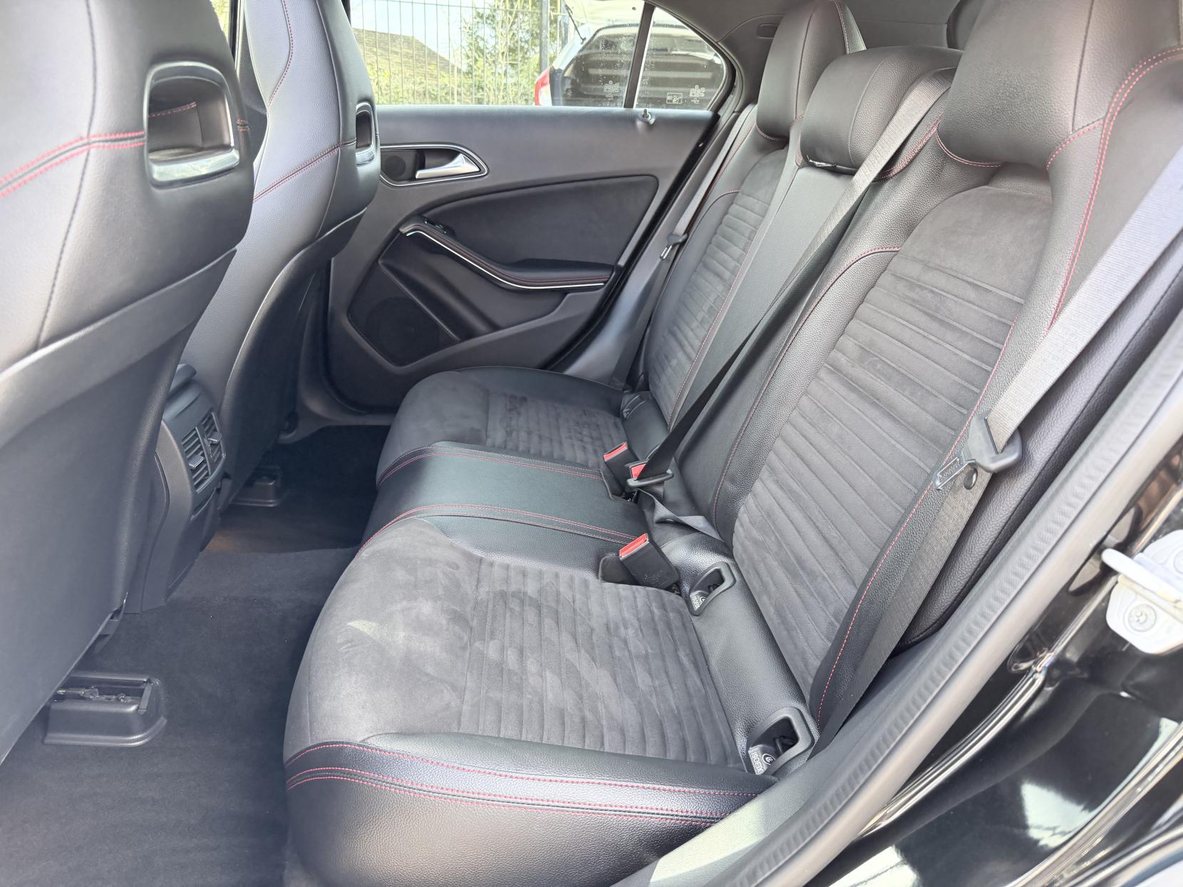 Mercedes-Benz A Class 1.6 A200 AMG Line (Premium Plus) Hatchback 5dr Petrol 7G-DCT Euro 6 (s/s) (156 ps)