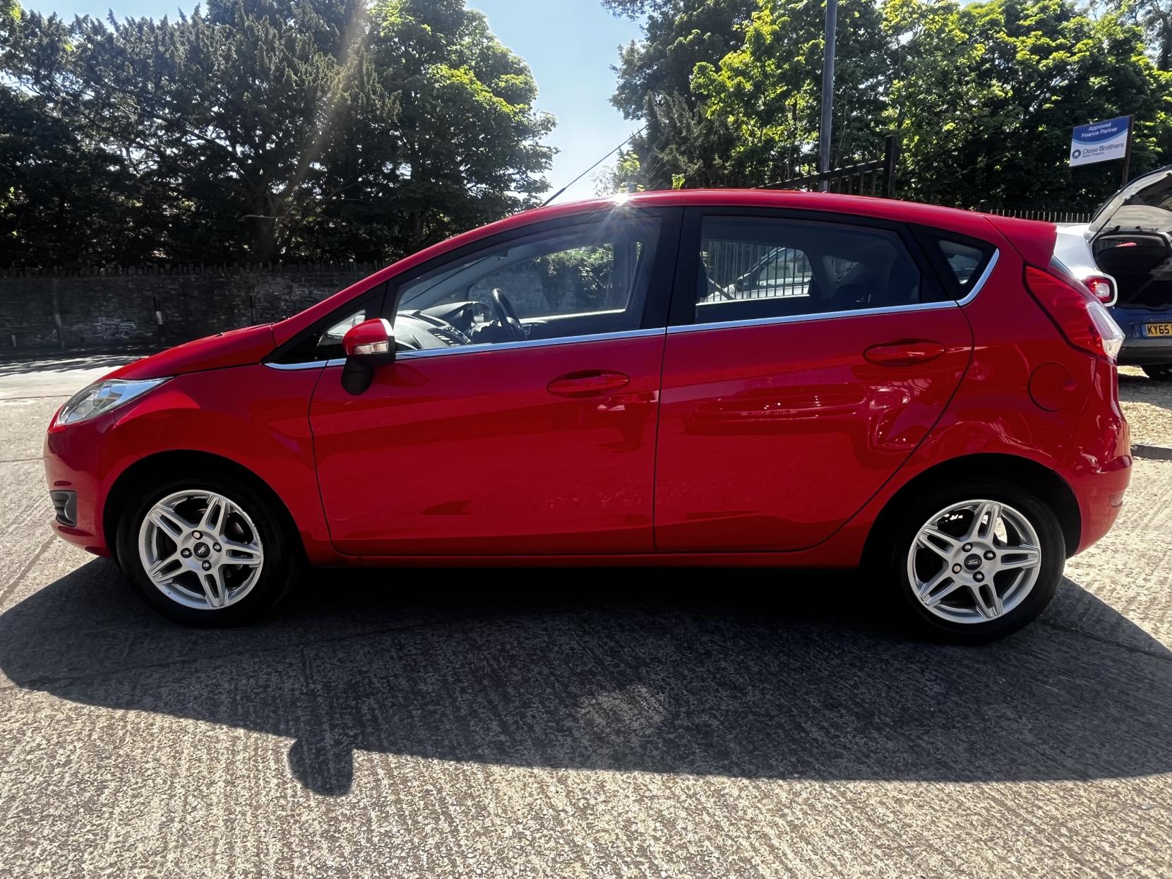 Ford Fiesta 1.0T EcoBoost Zetec Hatchback 5dr Petrol Manual Euro 5 (s/s) (100 ps)