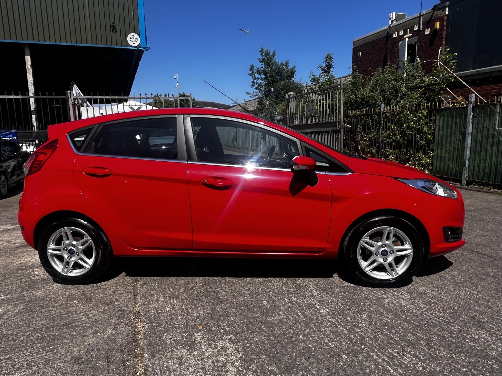 Ford Fiesta 1.0T EcoBoost Zetec Hatchback 5dr Petrol Manual Euro 5 (s/s) (100 ps)