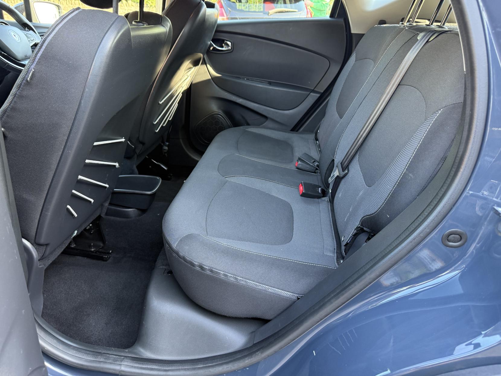 Renault Captur 1.5 dCi ENERGY Dynamique Nav SUV 5dr Diesel Manual Euro 6 (s/s) (90 ps)