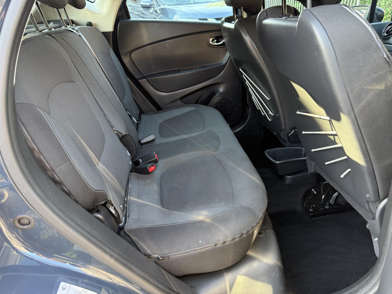 Renault Captur 1.5 dCi ENERGY Dynamique Nav SUV 5dr Diesel Manual Euro 6 (s/s) (90 ps)