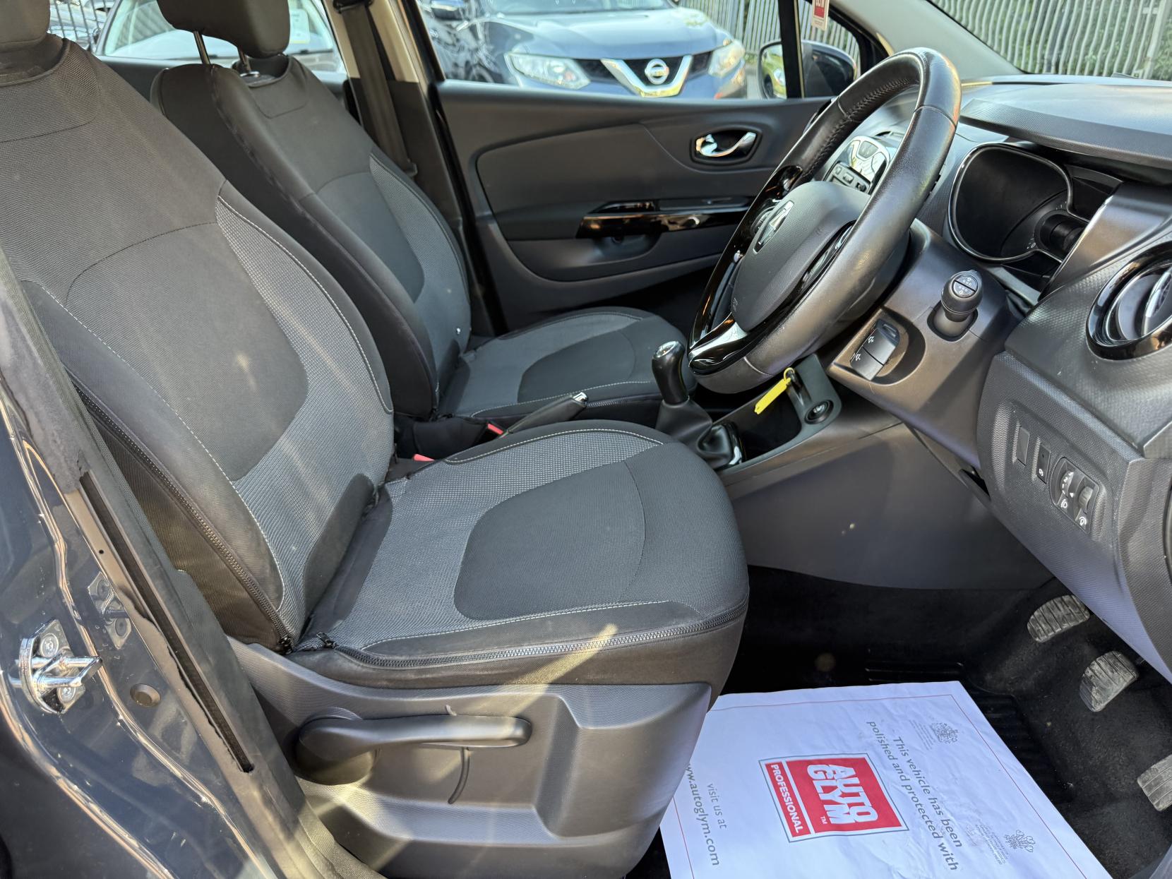 Renault Captur 1.5 dCi ENERGY Dynamique Nav SUV 5dr Diesel Manual Euro 6 (s/s) (90 ps)