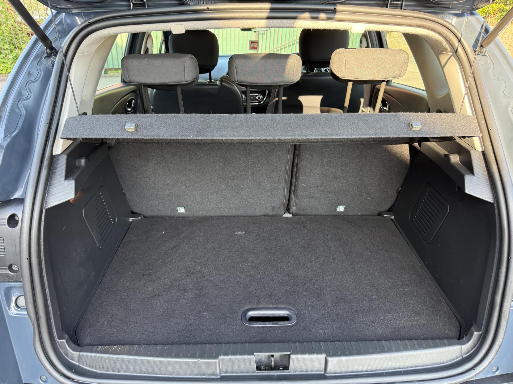 Renault Captur 1.5 dCi ENERGY Dynamique Nav SUV 5dr Diesel Manual Euro 6 (s/s) (90 ps)