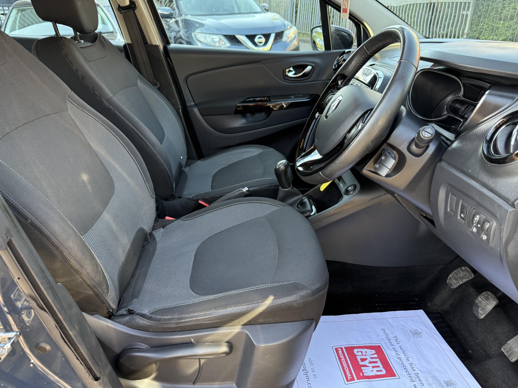 Renault Captur 1.5 dCi ENERGY Dynamique Nav SUV 5dr Diesel Manual Euro 6 (s/s) (90 ps)