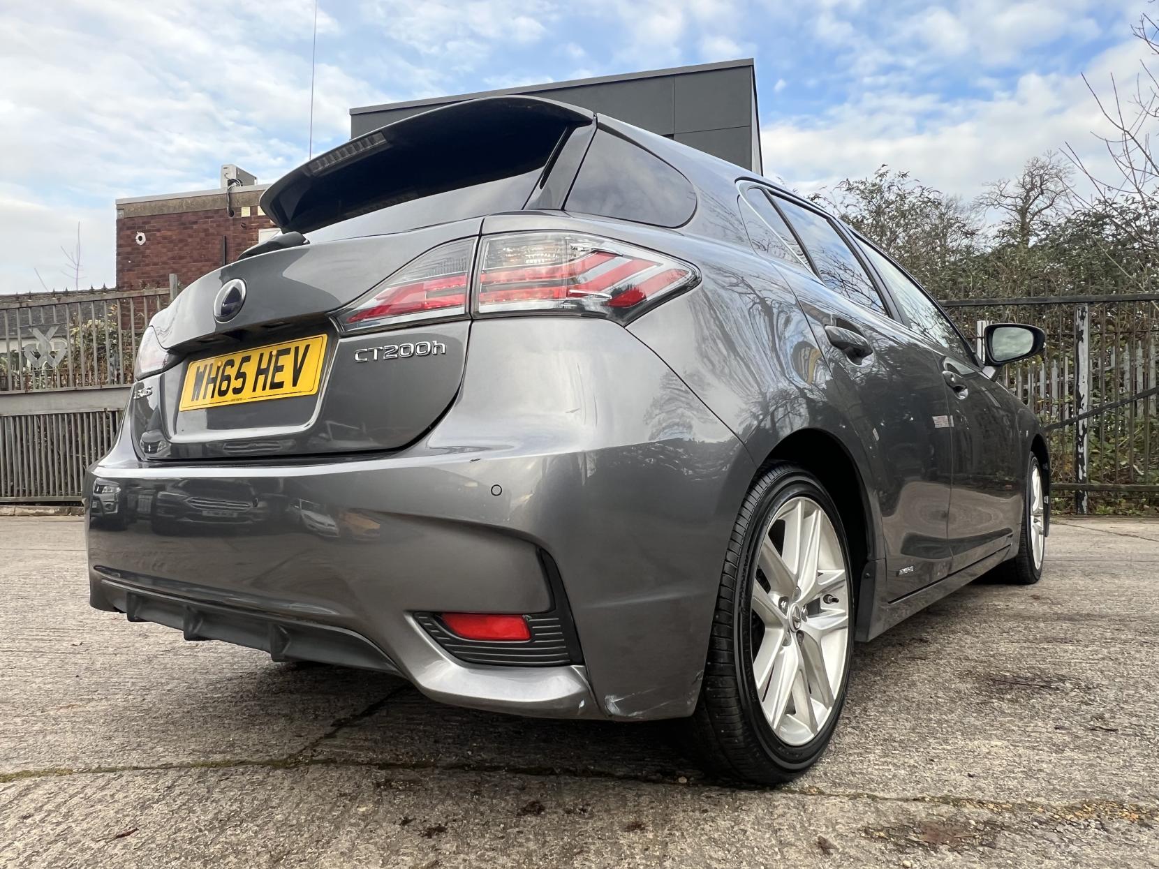 Lexus CT 1.8 200h Advance Hatchback 5dr Petrol Hybrid CVT Euro 6 (s/s) (136 ps)