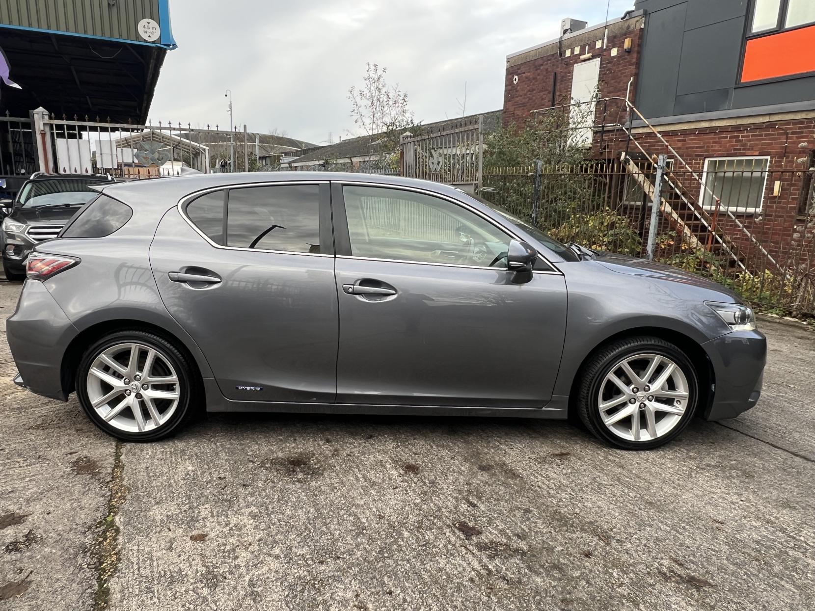 Lexus CT 1.8 200h Advance Hatchback 5dr Petrol Hybrid CVT Euro 6 (s/s) (136 ps)