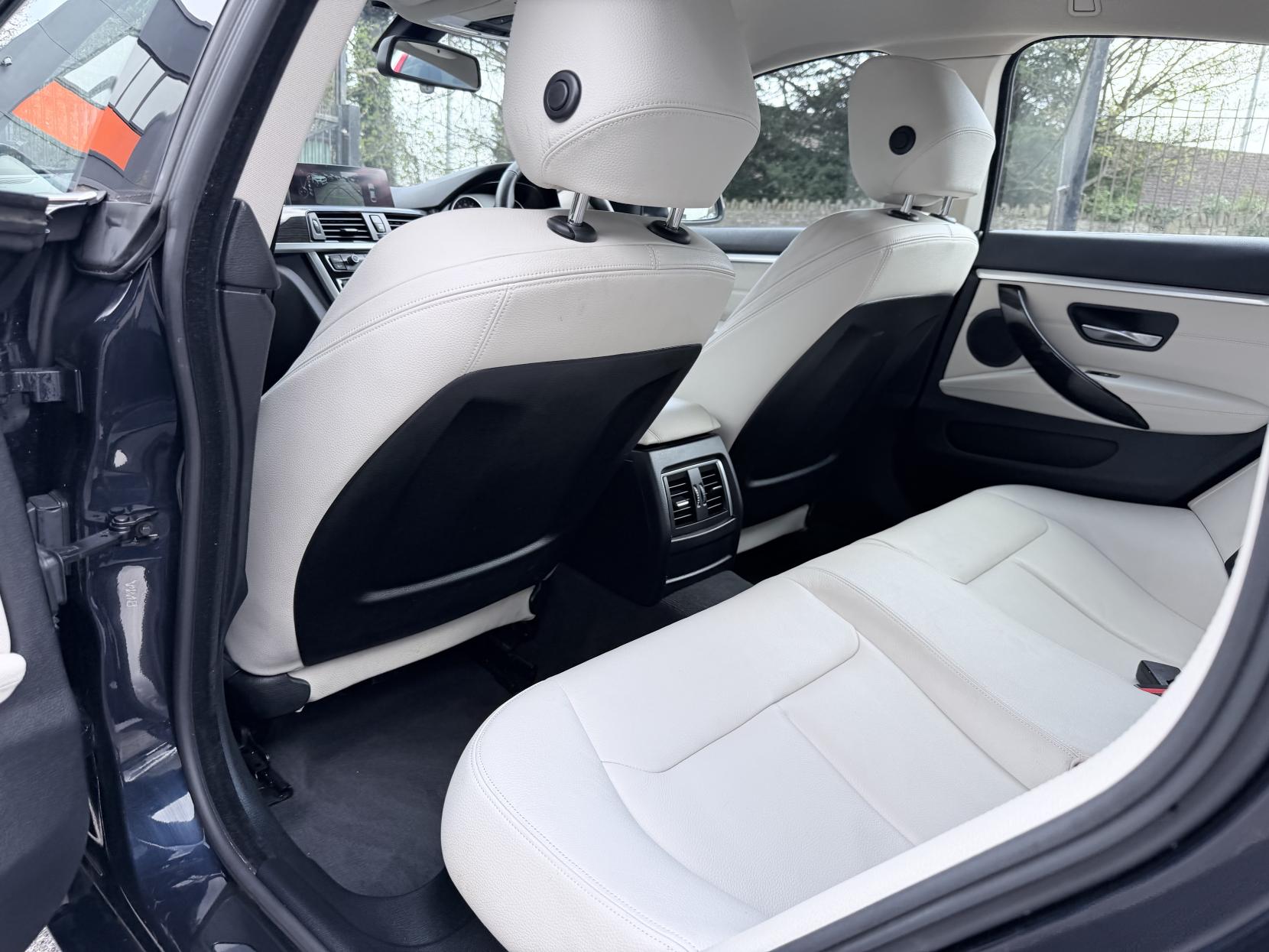 BMW 4 Series Gran Coupe 2.0 420i Luxury Hatchback 5dr Petrol Auto xDrive Euro 6 (s/s) (184 ps)