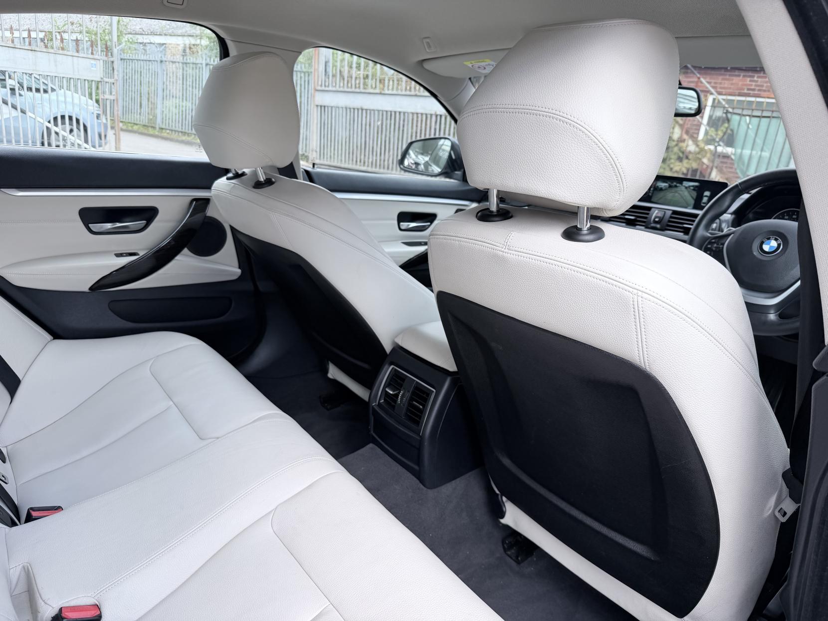 BMW 4 Series Gran Coupe 2.0 420i Luxury Hatchback 5dr Petrol Auto xDrive Euro 6 (s/s) (184 ps)