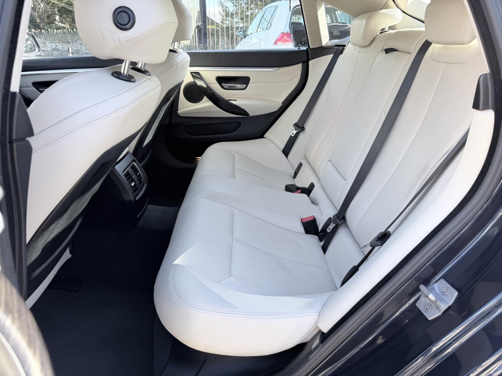 BMW 4 Series Gran Coupe 2.0 420i Luxury Hatchback 5dr Petrol Auto xDrive Euro 6 (s/s) (184 ps)