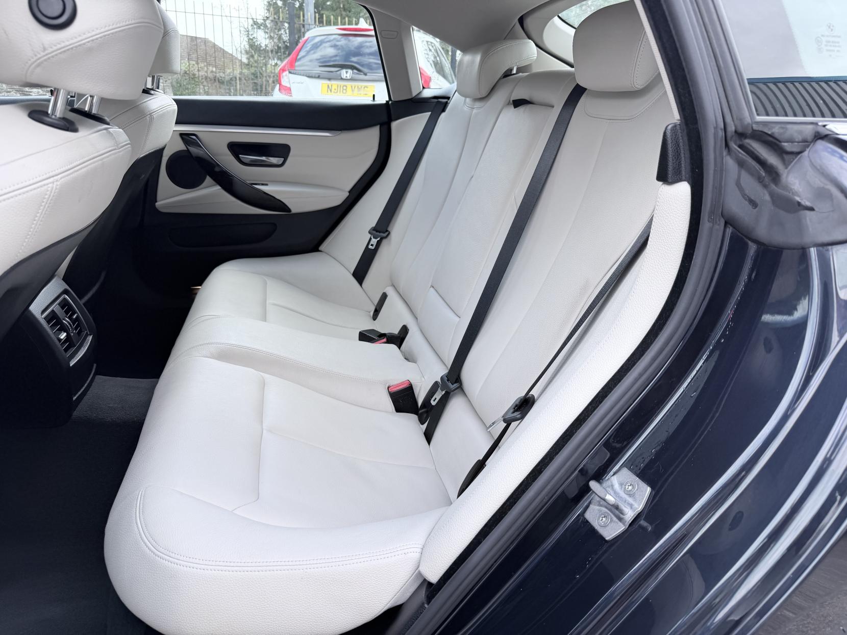 BMW 4 Series Gran Coupe 2.0 420i Luxury Hatchback 5dr Petrol Auto xDrive Euro 6 (s/s) (184 ps)