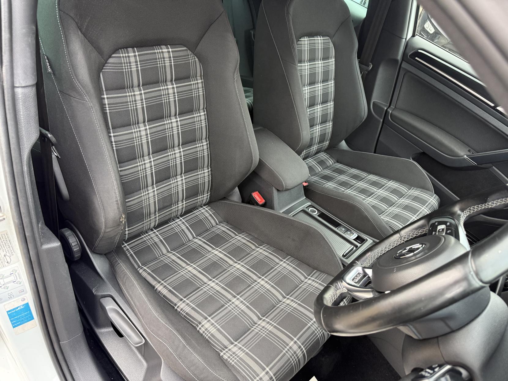 Volkswagen Golf 2.0 TDI BlueMotion Tech GTD Hatchback 5dr Diesel Manual Euro 6 (s/s) (184 ps)