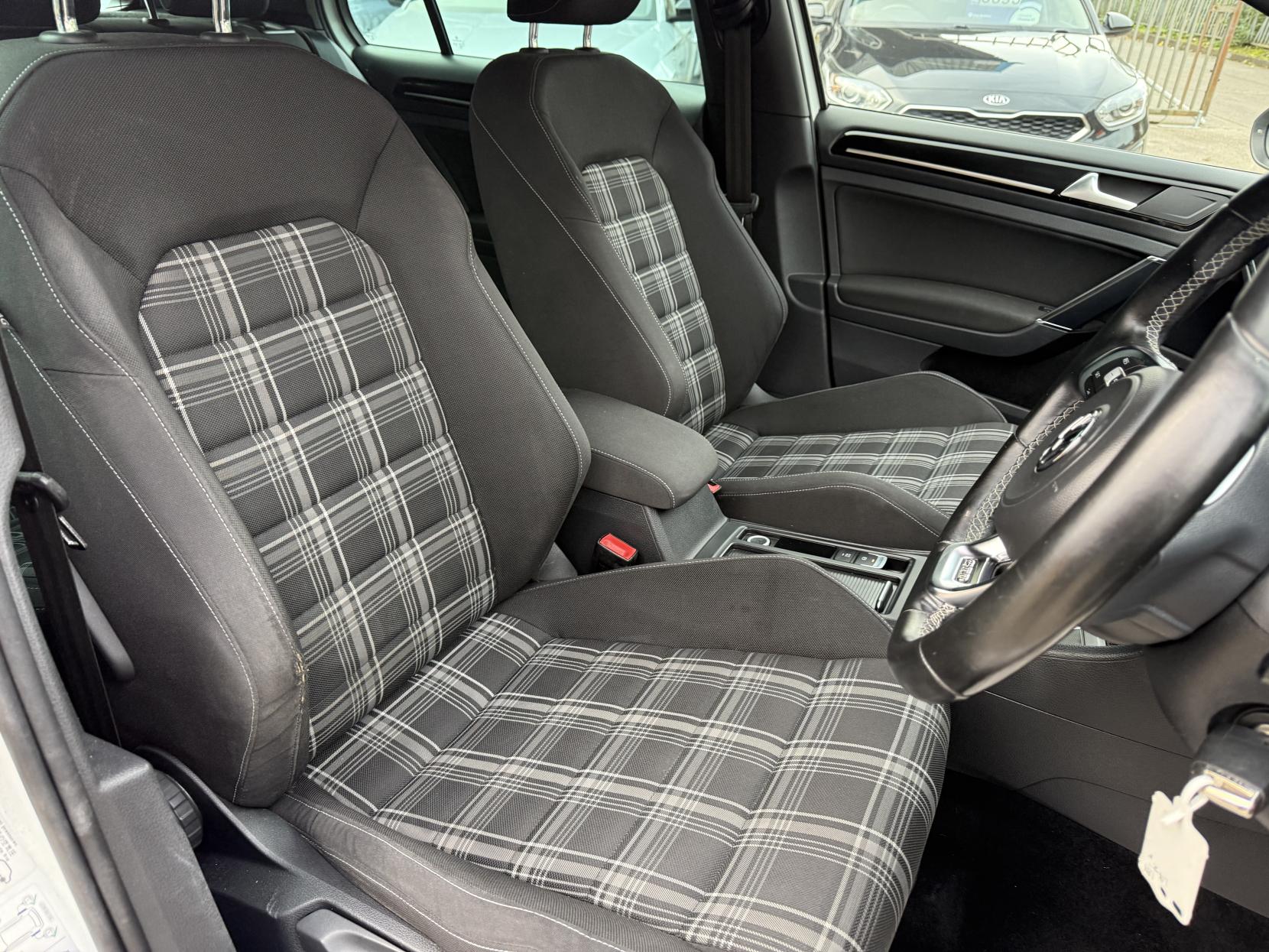 Volkswagen Golf 2.0 TDI BlueMotion Tech GTD Hatchback 5dr Diesel Manual Euro 6 (s/s) (184 ps)