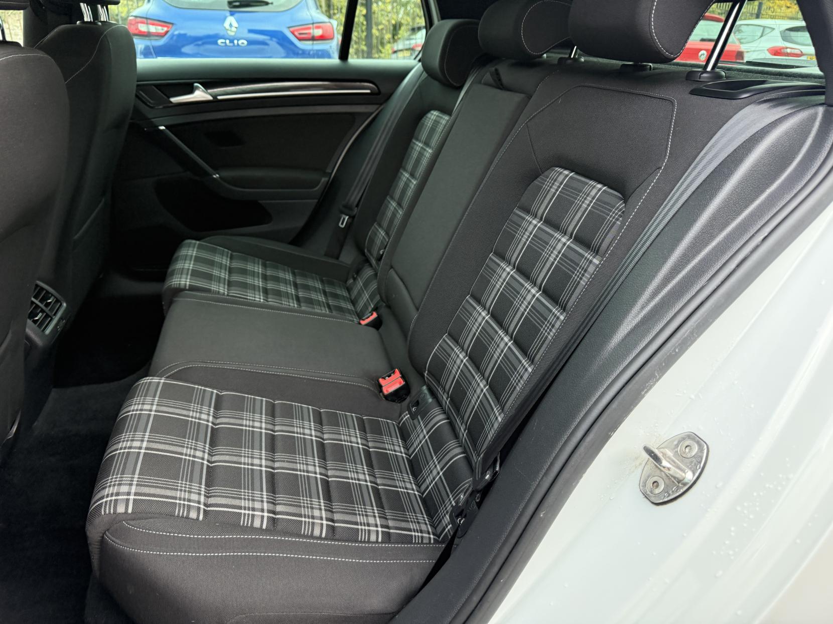 Volkswagen Golf 2.0 TDI BlueMotion Tech GTD Hatchback 5dr Diesel Manual Euro 6 (s/s) (184 ps)