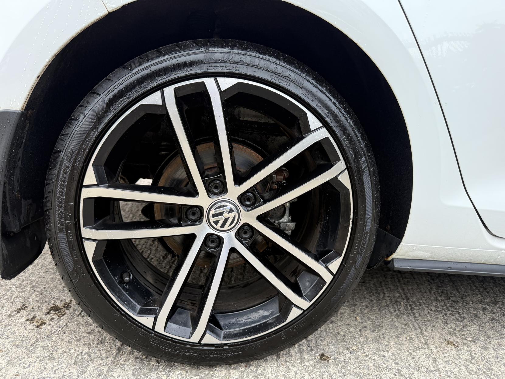 Volkswagen Golf 2.0 TDI BlueMotion Tech GTD Hatchback 5dr Diesel Manual Euro 6 (s/s) (184 ps)