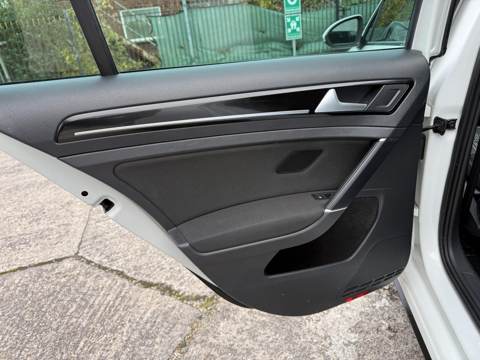 Volkswagen Golf 2.0 TDI BlueMotion Tech GTD Hatchback 5dr Diesel Manual Euro 6 (s/s) (184 ps)