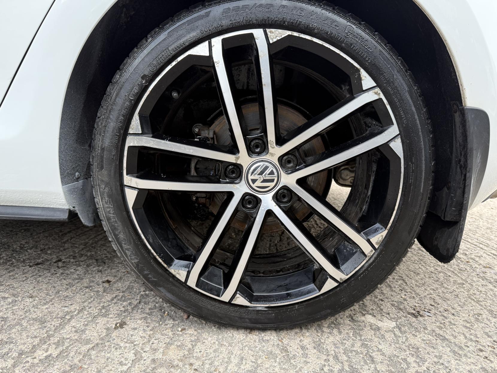 Volkswagen Golf 2.0 TDI BlueMotion Tech GTD Hatchback 5dr Diesel Manual Euro 6 (s/s) (184 ps)