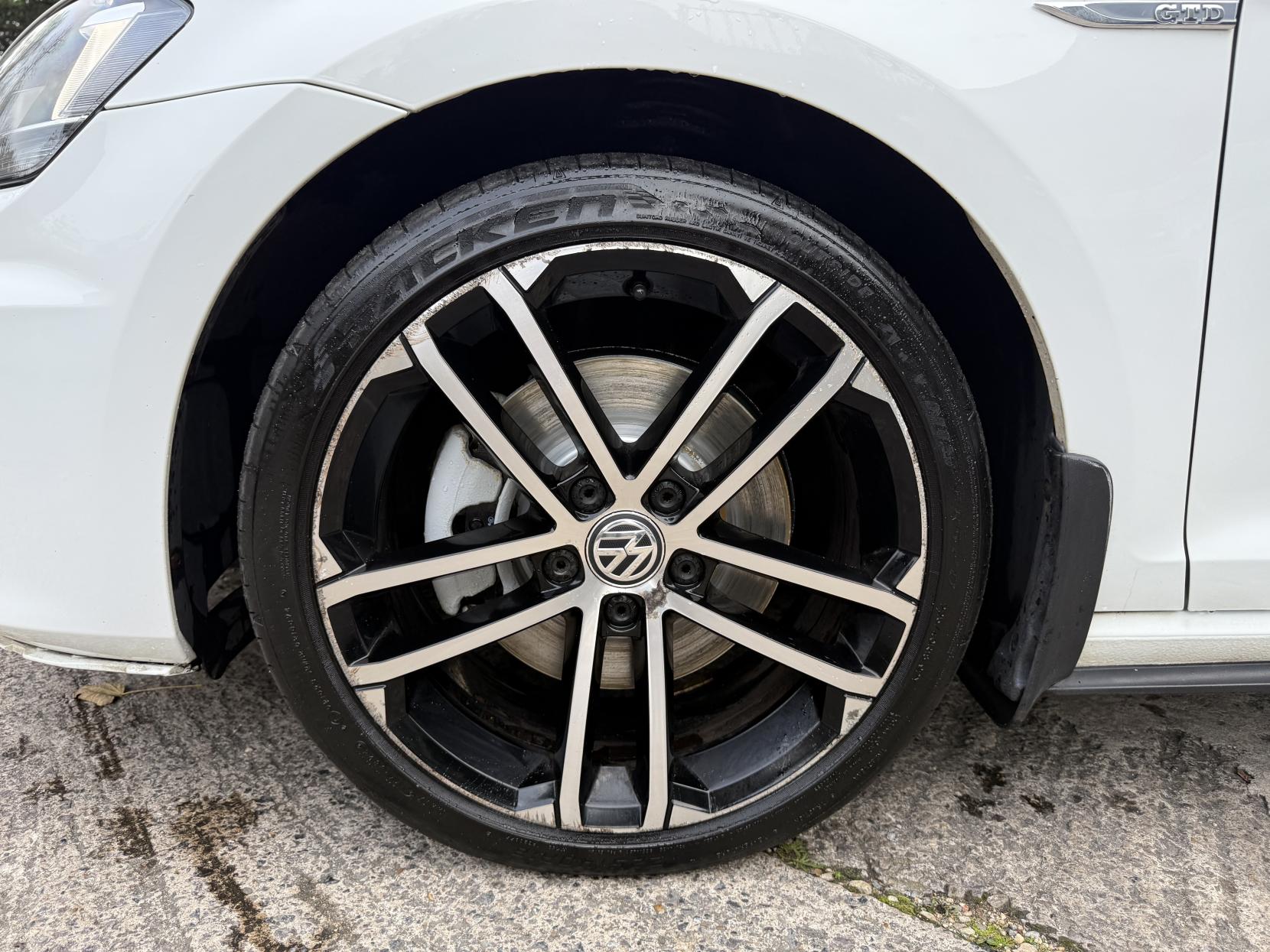 Volkswagen Golf 2.0 TDI BlueMotion Tech GTD Hatchback 5dr Diesel Manual Euro 6 (s/s) (184 ps)