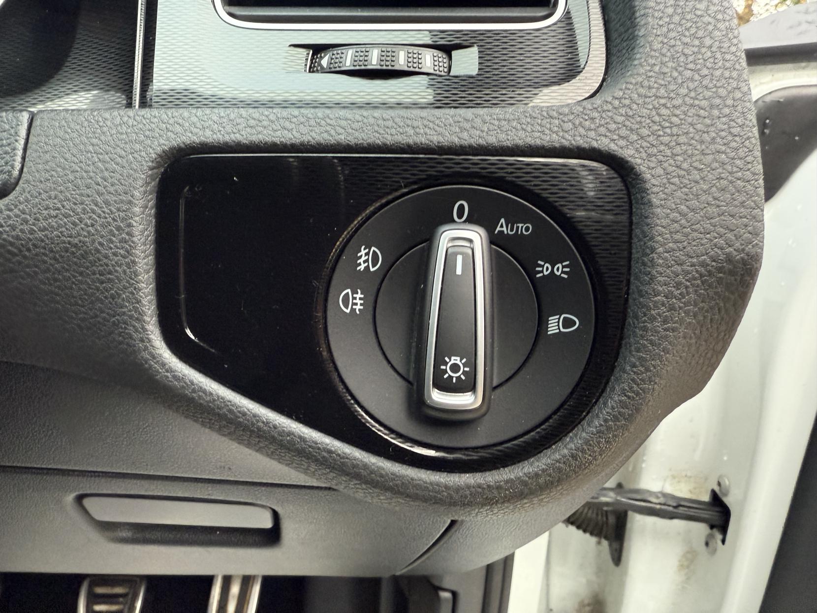 Volkswagen Golf 2.0 TDI BlueMotion Tech GTD Hatchback 5dr Diesel Manual Euro 6 (s/s) (184 ps)