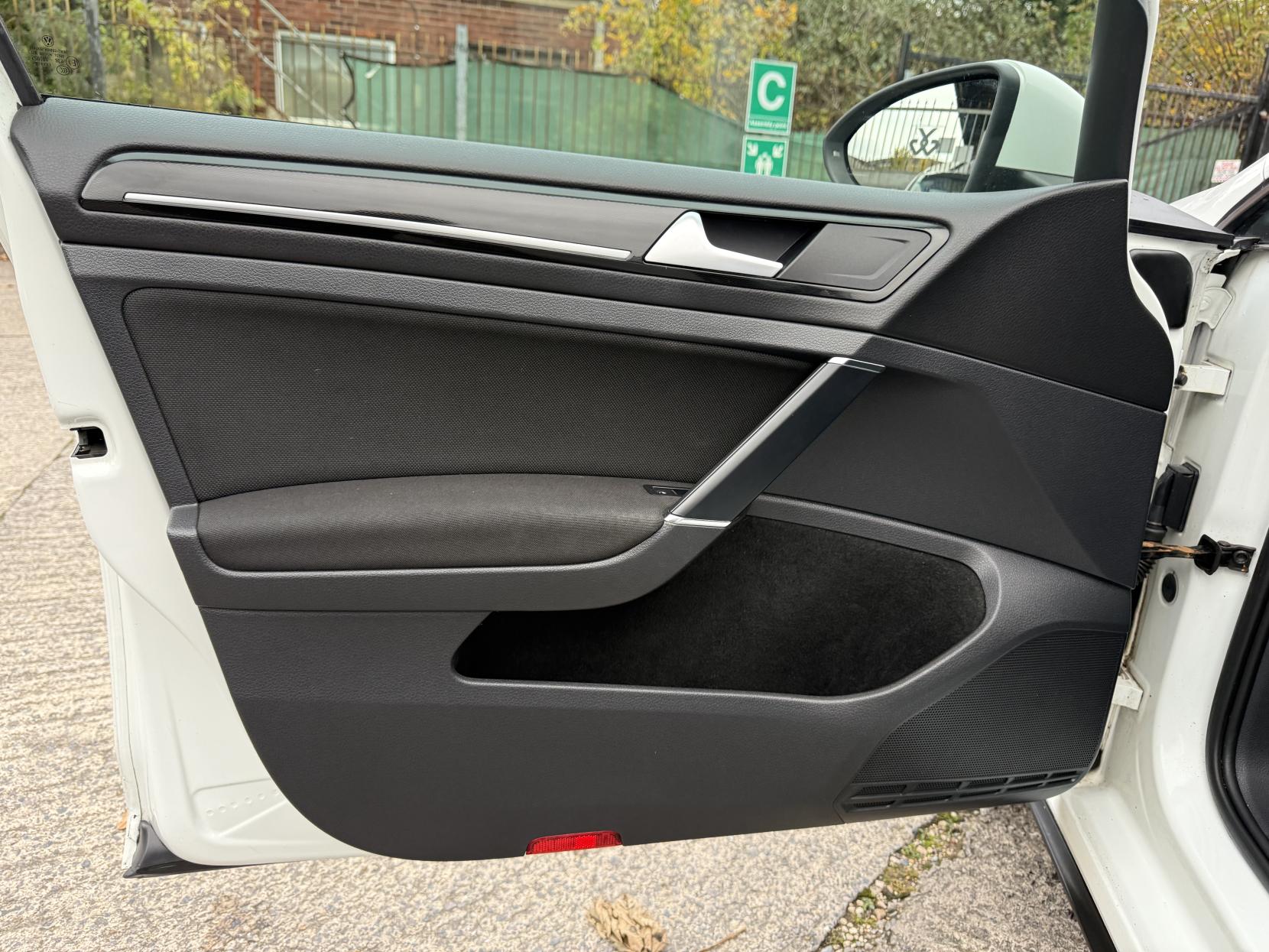 Volkswagen Golf 2.0 TDI BlueMotion Tech GTD Hatchback 5dr Diesel Manual Euro 6 (s/s) (184 ps)