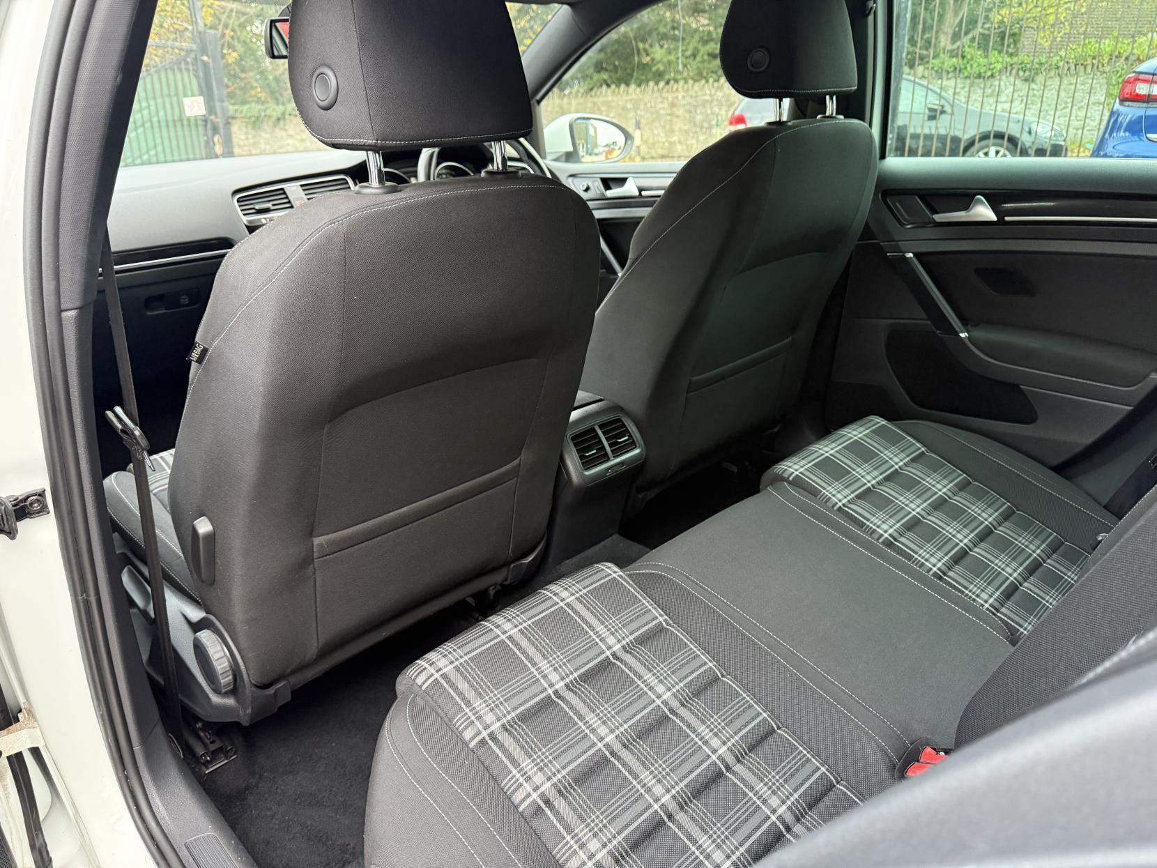 Volkswagen Golf 2.0 TDI BlueMotion Tech GTD Hatchback 5dr Diesel Manual Euro 6 (s/s) (184 ps)