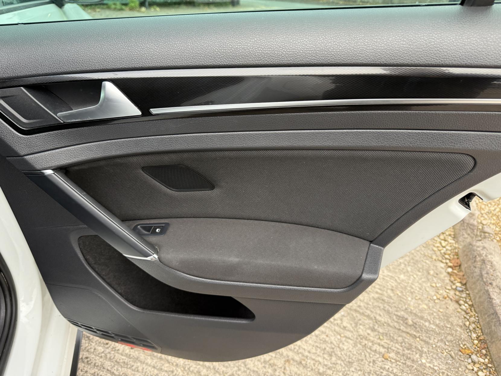 Volkswagen Golf 2.0 TDI BlueMotion Tech GTD Hatchback 5dr Diesel Manual Euro 6 (s/s) (184 ps)