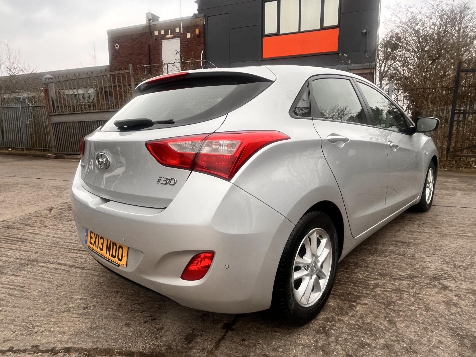 Hyundai i30 1.4 Active Hatchback 5dr Petrol Manual Euro 5 (100 ps)