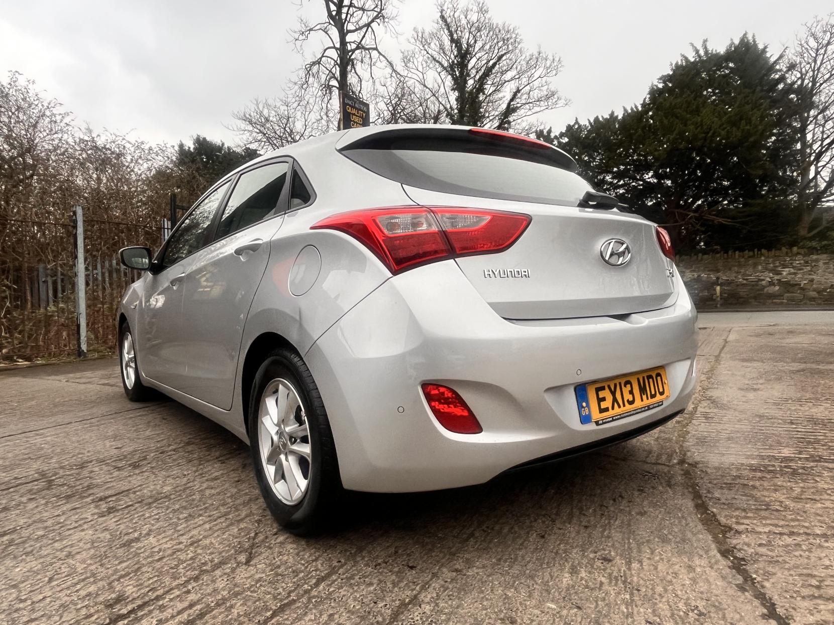 Hyundai i30 1.4 Active Hatchback 5dr Petrol Manual Euro 5 (100 ps)