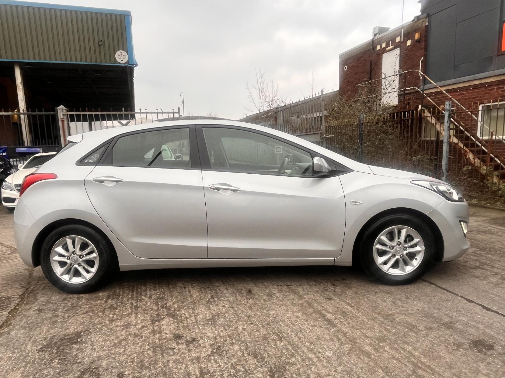 Hyundai i30 1.4 Active Hatchback 5dr Petrol Manual Euro 5 (100 ps)